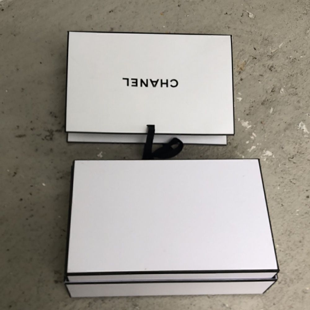 Chanel Gift Box & Bag - Picture 3 of 7